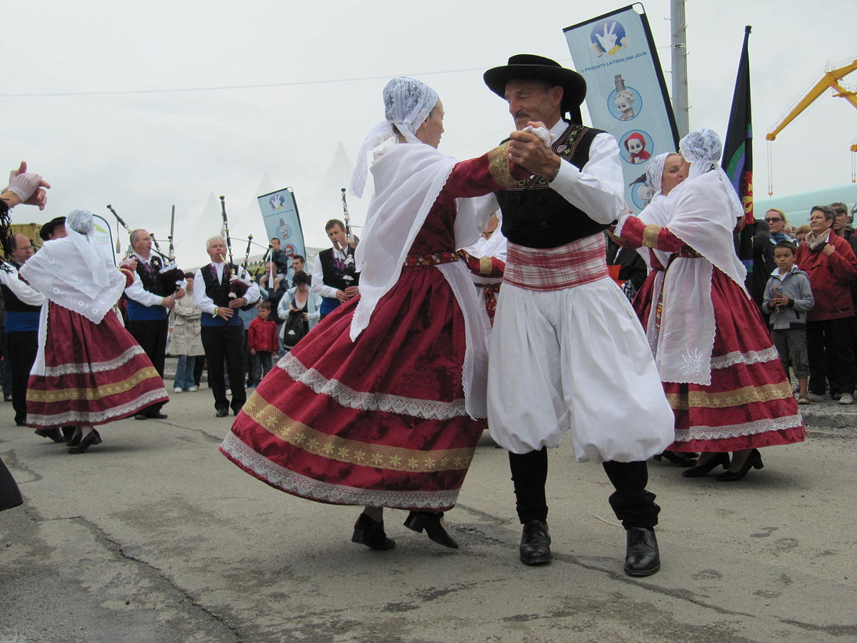 [breton, bretona, bretons, bretones]